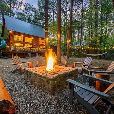 Hickory Bear - Cabin Surrounded By Pines, Sleeps 10, Hot Tub, Fire Pit, Arcade, Foosball Table & Deck Slide Broken Bow Esterno foto