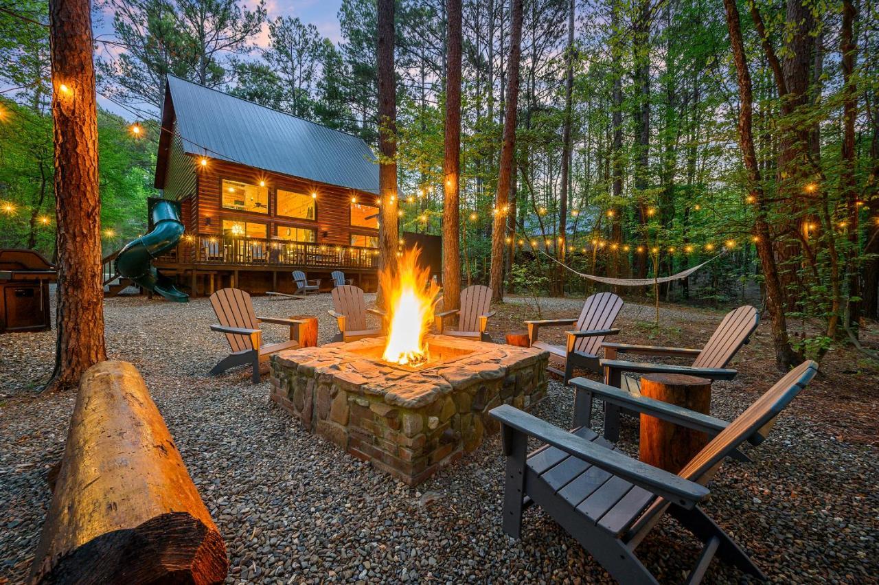 Hickory Bear - Cabin Surrounded By Pines, Sleeps 10, Hot Tub, Fire Pit, Arcade, Foosball Table & Deck Slide Broken Bow Esterno foto