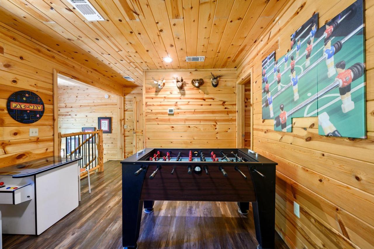 Hickory Bear - Cabin Surrounded By Pines, Sleeps 10, Hot Tub, Fire Pit, Arcade, Foosball Table & Deck Slide Broken Bow Esterno foto