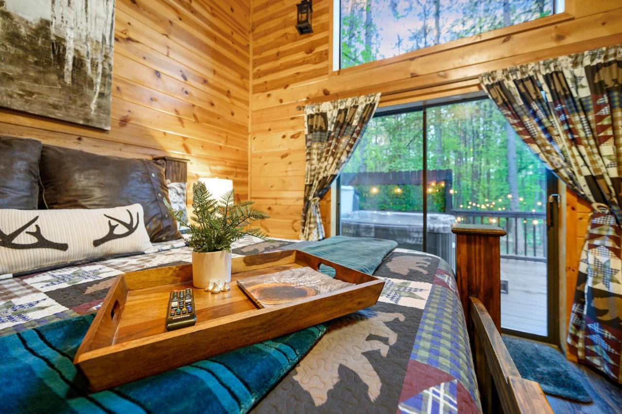 Hickory Bear - Cabin Surrounded By Pines, Sleeps 10, Hot Tub, Fire Pit, Arcade, Foosball Table & Deck Slide Broken Bow Esterno foto