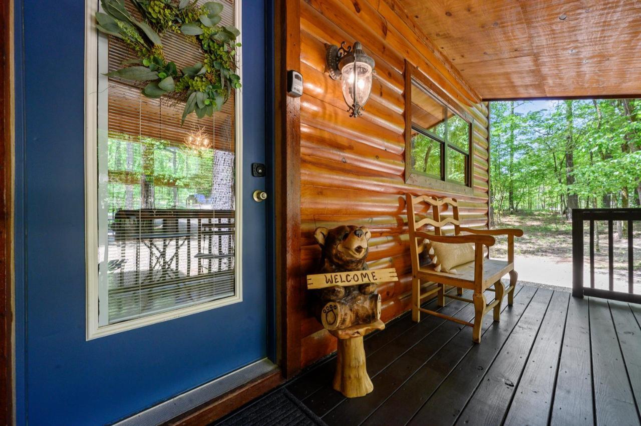 Hickory Bear - Cabin Surrounded By Pines, Sleeps 10, Hot Tub, Fire Pit, Arcade, Foosball Table & Deck Slide Broken Bow Esterno foto