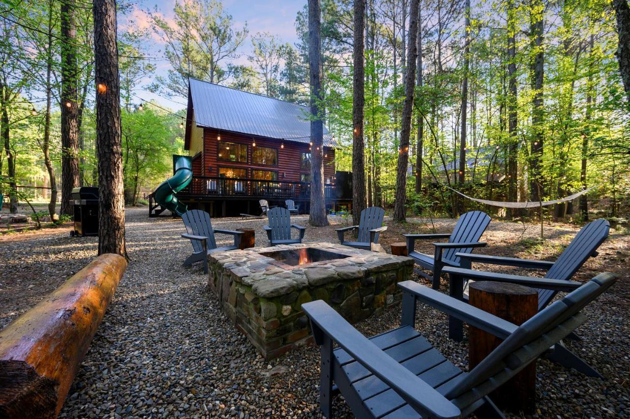Hickory Bear - Cabin Surrounded By Pines, Sleeps 10, Hot Tub, Fire Pit, Arcade, Foosball Table & Deck Slide Broken Bow Esterno foto