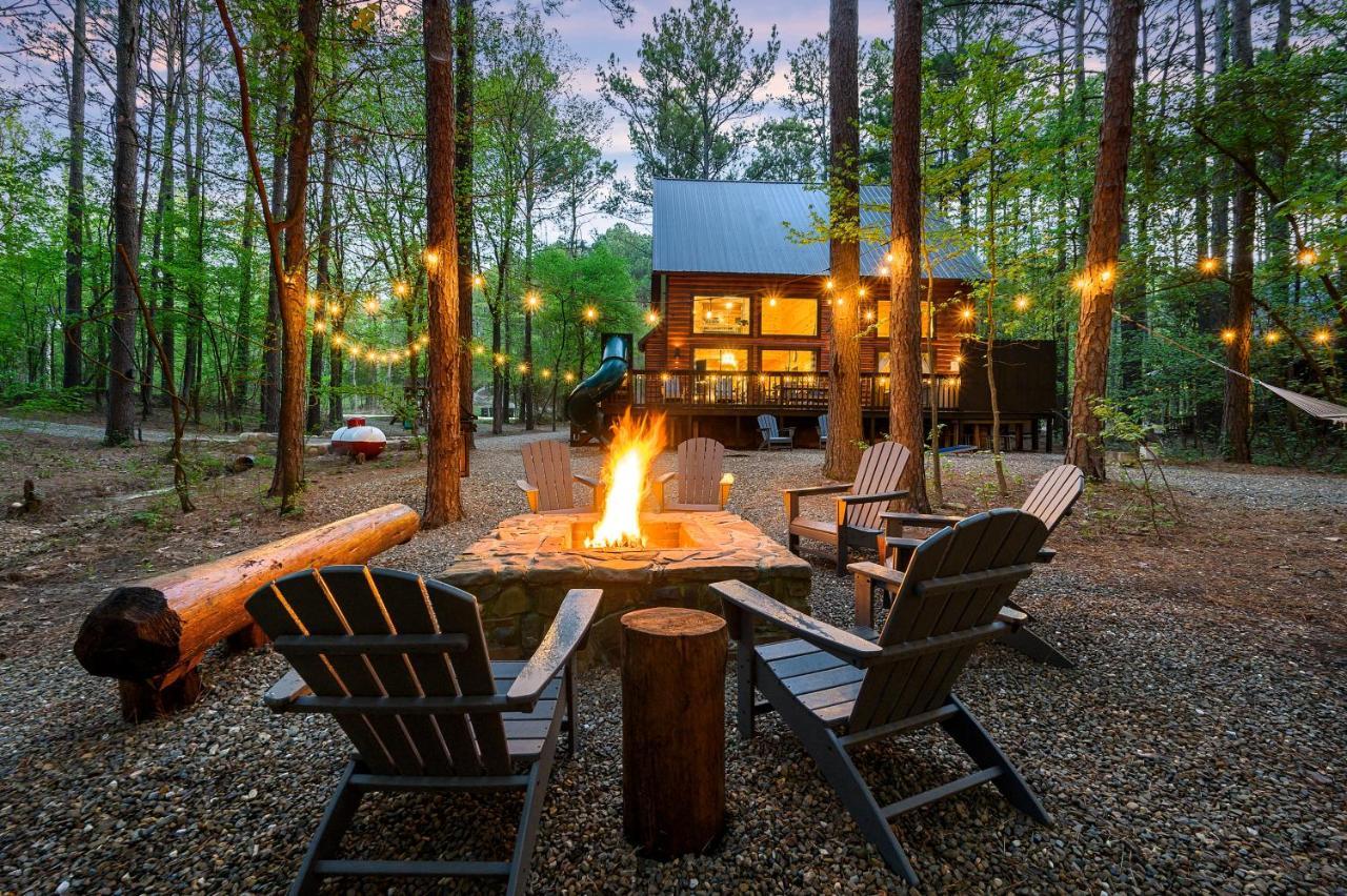 Hickory Bear - Cabin Surrounded By Pines, Sleeps 10, Hot Tub, Fire Pit, Arcade, Foosball Table & Deck Slide Broken Bow Esterno foto