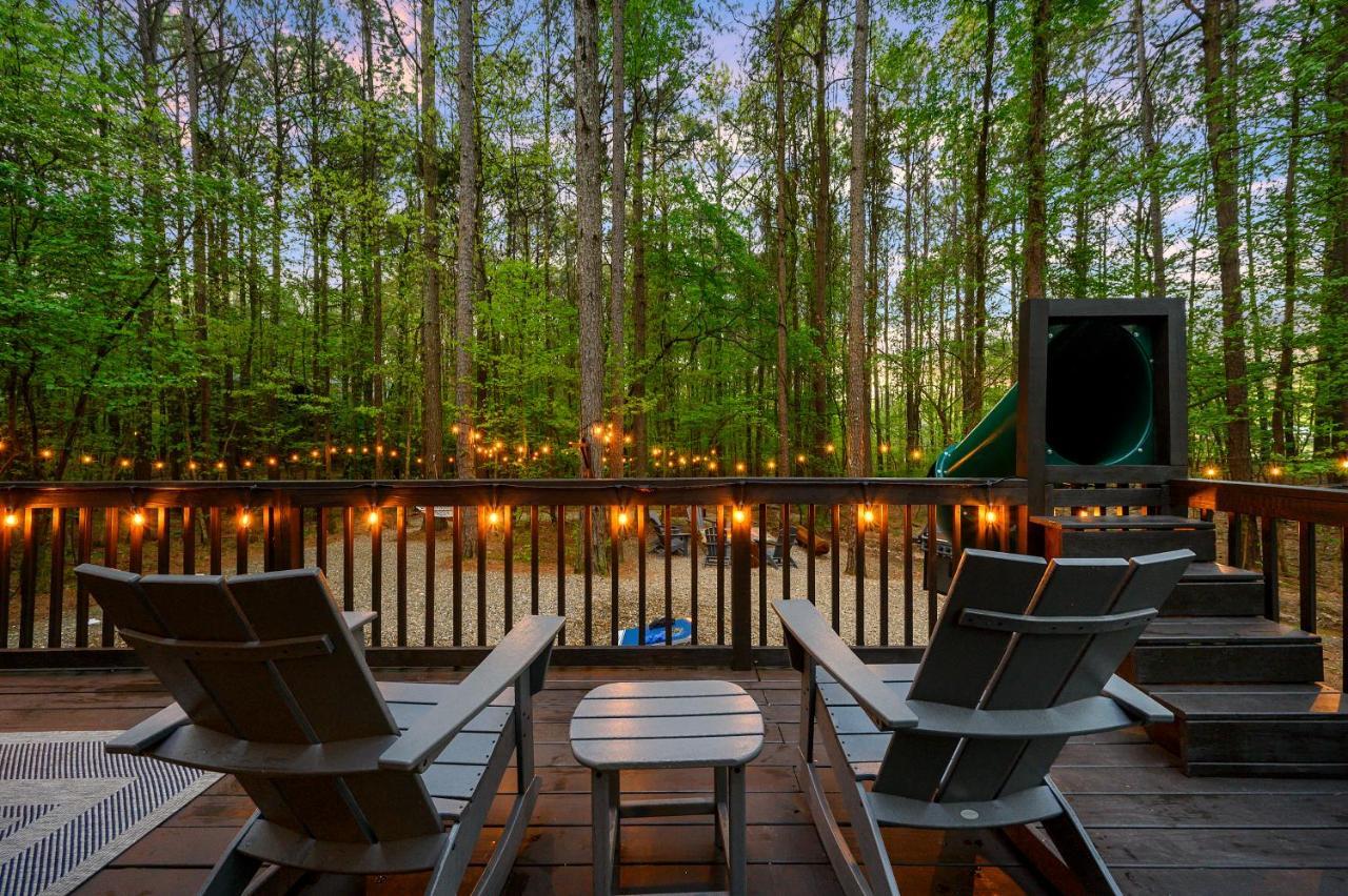 Hickory Bear - Cabin Surrounded By Pines, Sleeps 10, Hot Tub, Fire Pit, Arcade, Foosball Table & Deck Slide Broken Bow Esterno foto