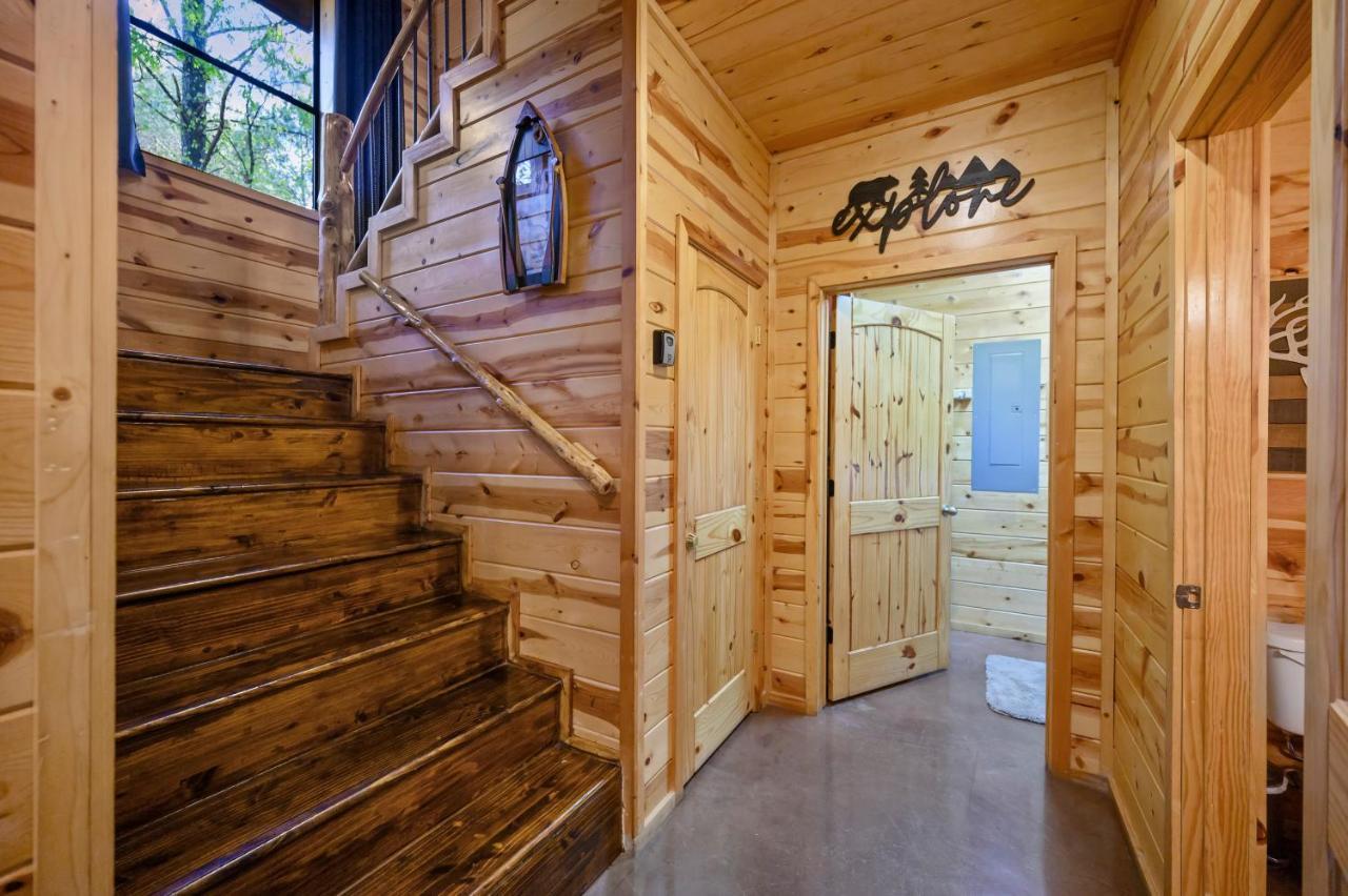 Hickory Bear - Cabin Surrounded By Pines, Sleeps 10, Hot Tub, Fire Pit, Arcade, Foosball Table & Deck Slide Broken Bow Esterno foto
