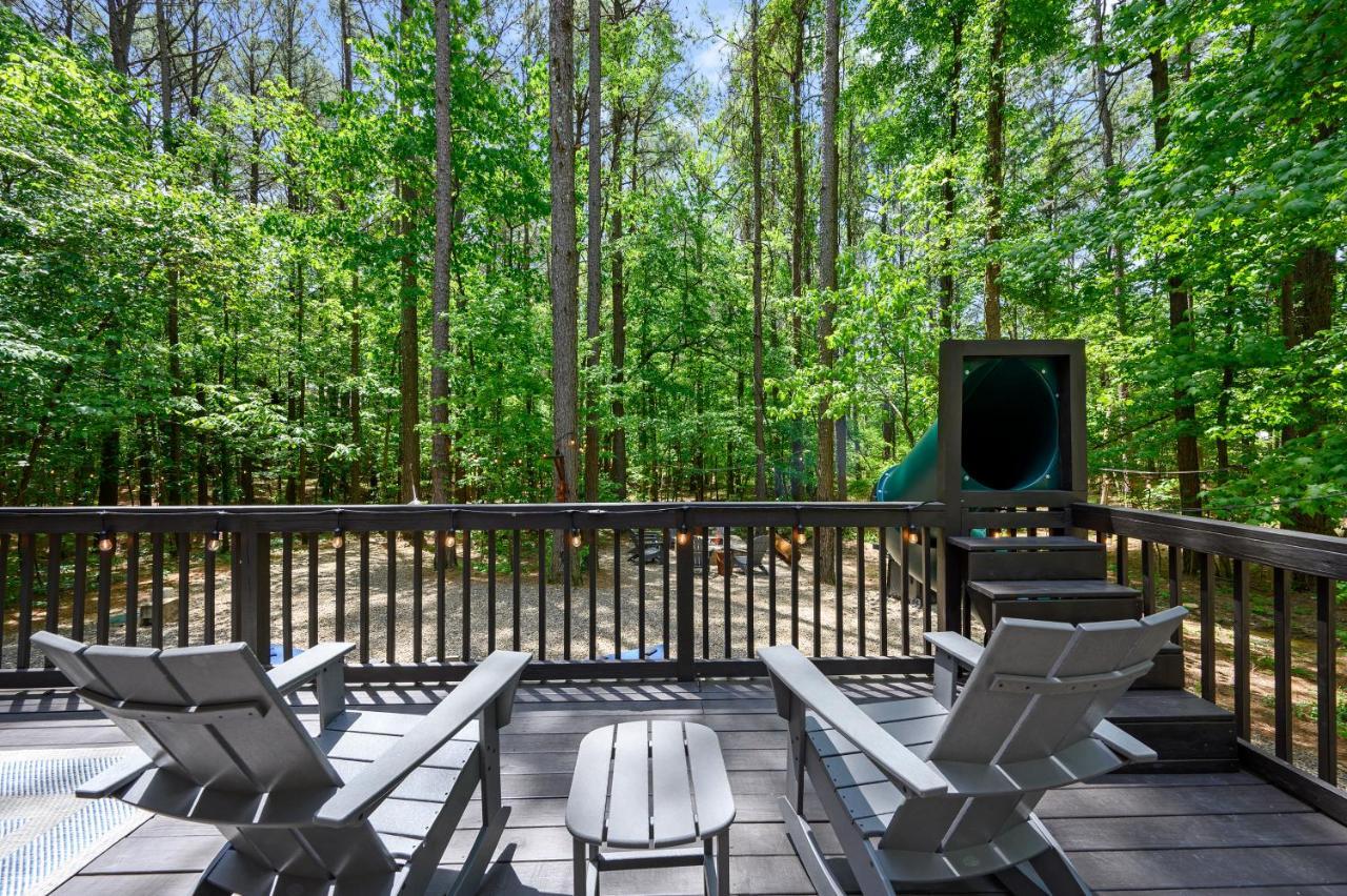 Hickory Bear - Cabin Surrounded By Pines, Sleeps 10, Hot Tub, Fire Pit, Arcade, Foosball Table & Deck Slide Broken Bow Esterno foto