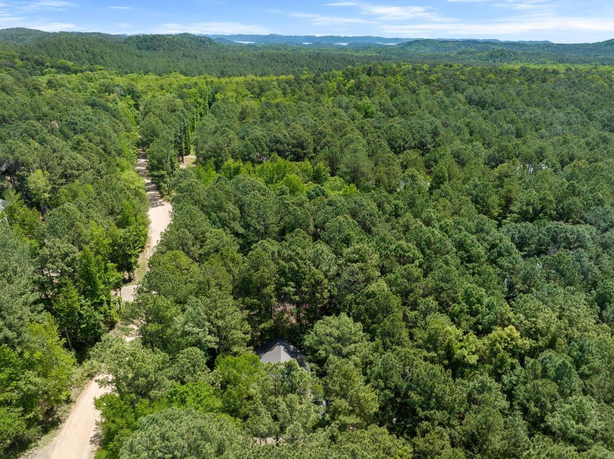 Hickory Bear - Cabin Surrounded By Pines, Sleeps 10, Hot Tub, Fire Pit, Arcade, Foosball Table & Deck Slide Broken Bow Esterno foto