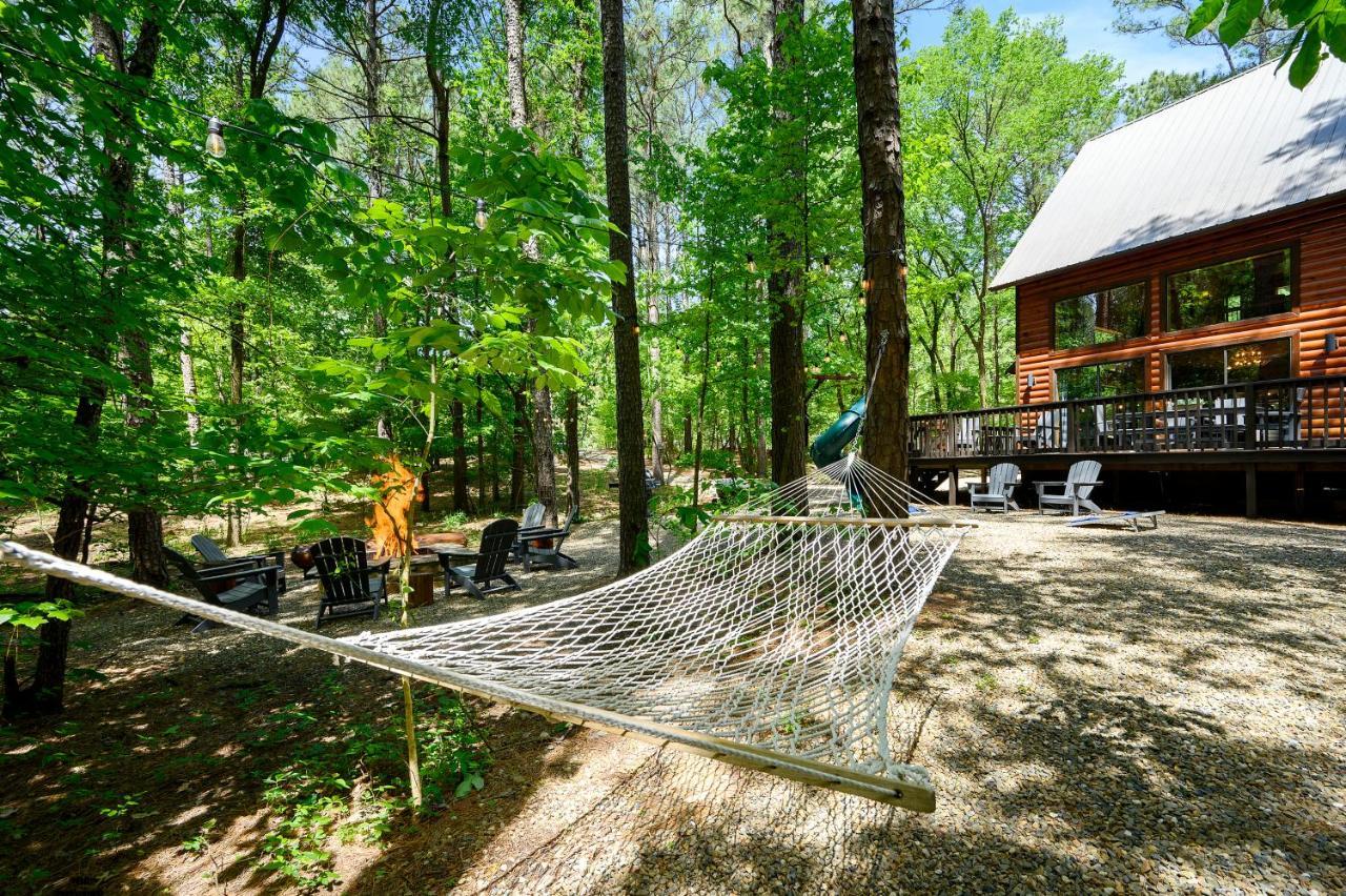 Hickory Bear - Cabin Surrounded By Pines, Sleeps 10, Hot Tub, Fire Pit, Arcade, Foosball Table & Deck Slide Broken Bow Esterno foto
