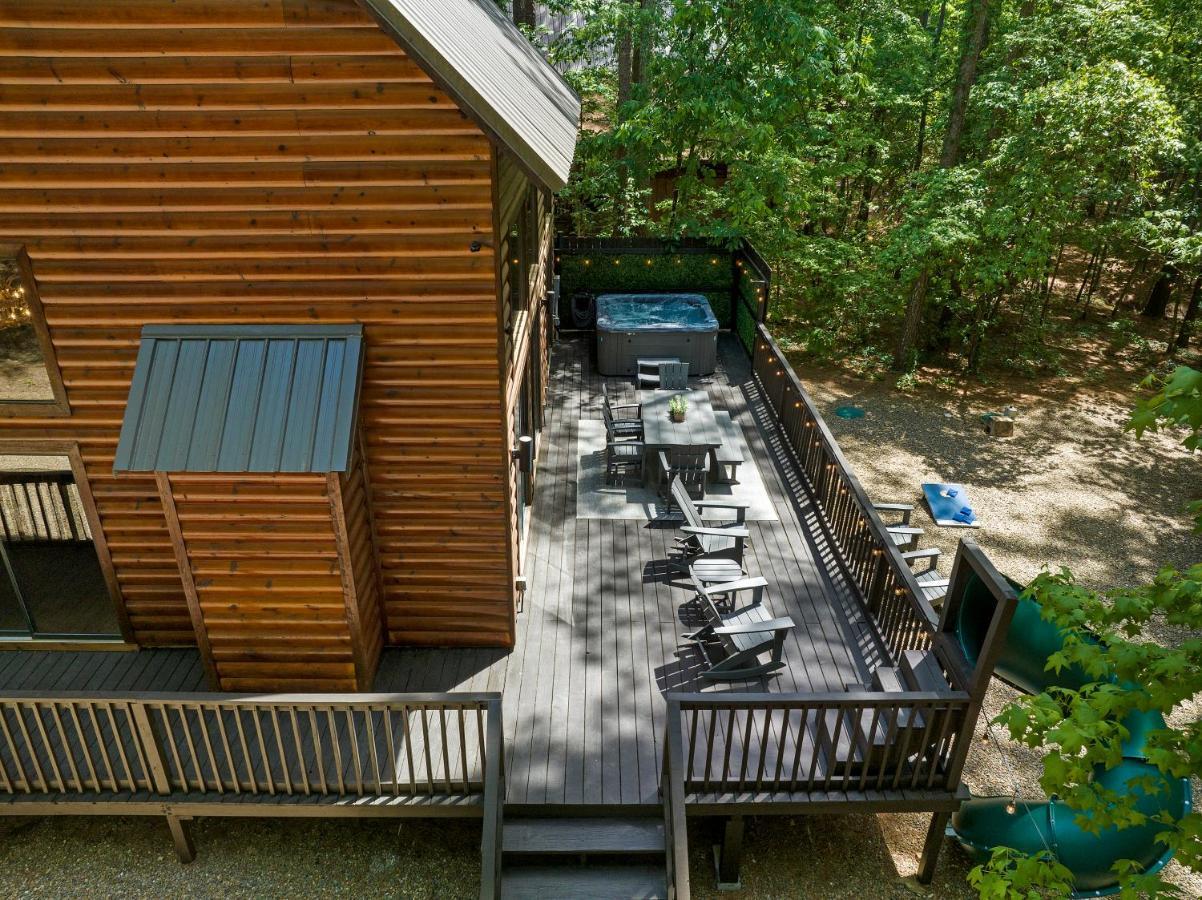 Hickory Bear - Cabin Surrounded By Pines, Sleeps 10, Hot Tub, Fire Pit, Arcade, Foosball Table & Deck Slide Broken Bow Esterno foto