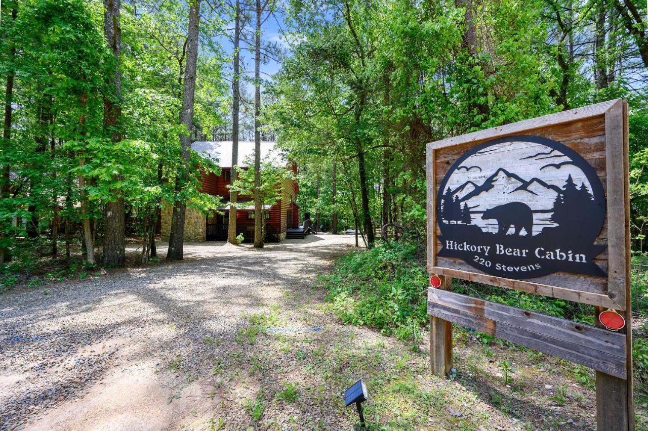 Hickory Bear - Cabin Surrounded By Pines, Sleeps 10, Hot Tub, Fire Pit, Arcade, Foosball Table & Deck Slide Broken Bow Esterno foto
