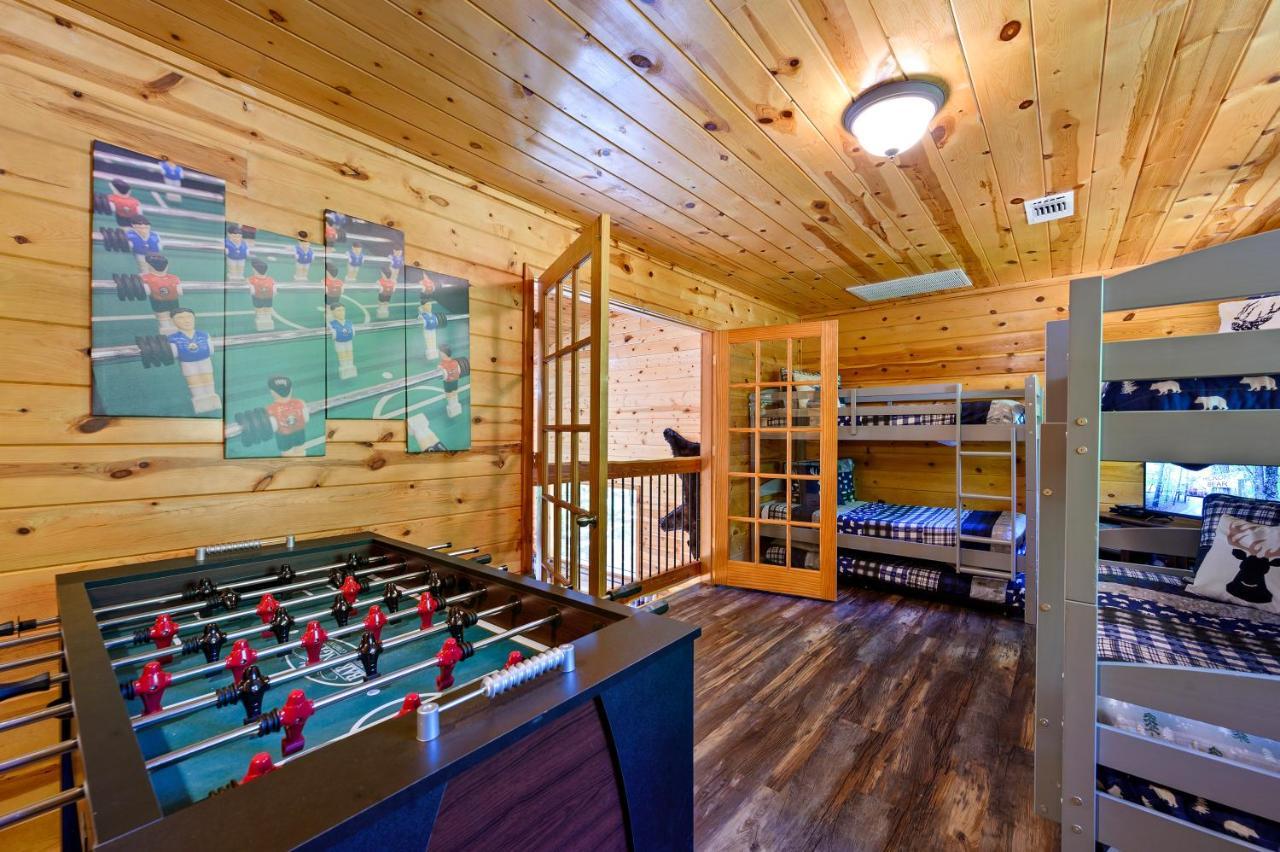 Hickory Bear - Cabin Surrounded By Pines, Sleeps 10, Hot Tub, Fire Pit, Arcade, Foosball Table & Deck Slide Broken Bow Esterno foto