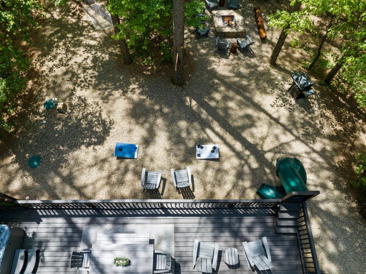 Hickory Bear - Cabin Surrounded By Pines, Sleeps 10, Hot Tub, Fire Pit, Arcade, Foosball Table & Deck Slide Broken Bow Esterno foto