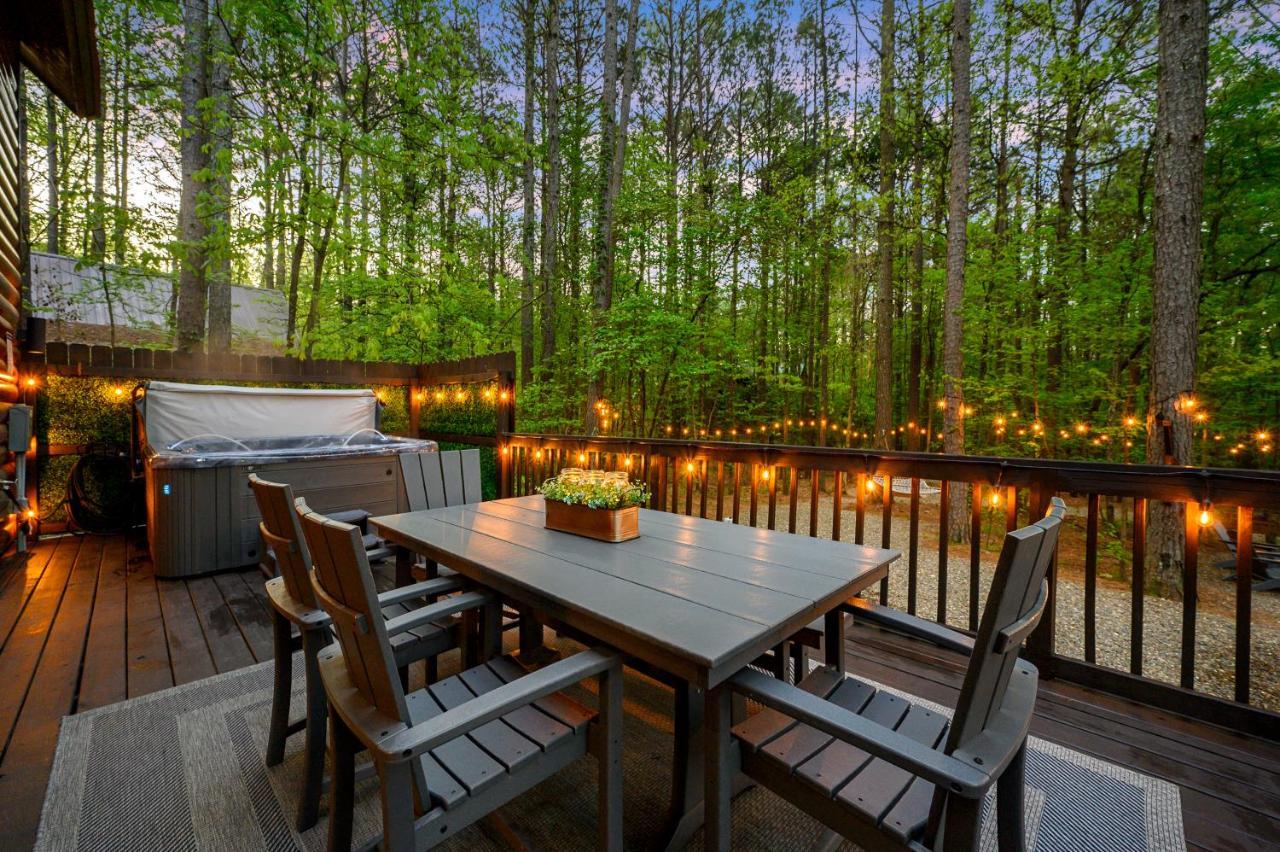 Hickory Bear - Cabin Surrounded By Pines, Sleeps 10, Hot Tub, Fire Pit, Arcade, Foosball Table & Deck Slide Broken Bow Esterno foto