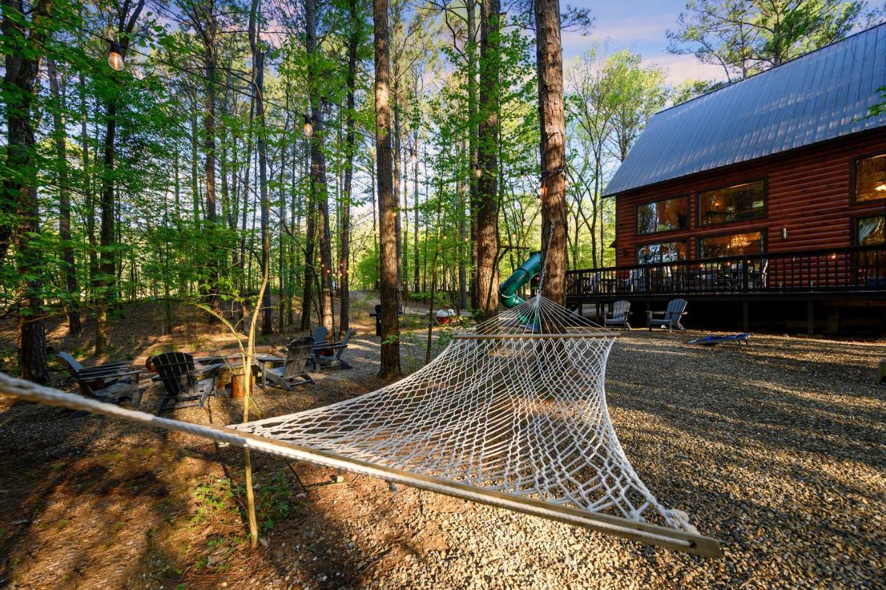 Hickory Bear - Cabin Surrounded By Pines, Sleeps 10, Hot Tub, Fire Pit, Arcade, Foosball Table & Deck Slide Broken Bow Esterno foto