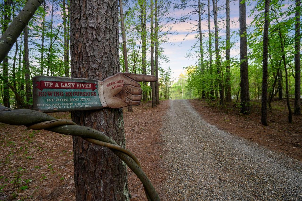 Hickory Bear - Cabin Surrounded By Pines, Sleeps 10, Hot Tub, Fire Pit, Arcade, Foosball Table & Deck Slide Broken Bow Esterno foto