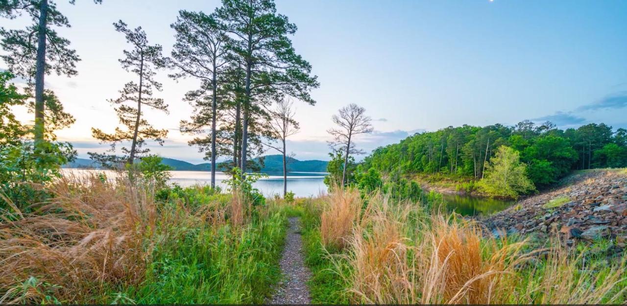 Hickory Bear - Cabin Surrounded By Pines, Sleeps 10, Hot Tub, Fire Pit, Arcade, Foosball Table & Deck Slide Broken Bow Esterno foto